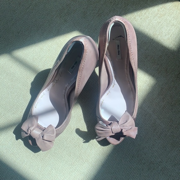 Miu Miu Platform Bow Nude Pump Heel in Leather - Picture 6 of 10
